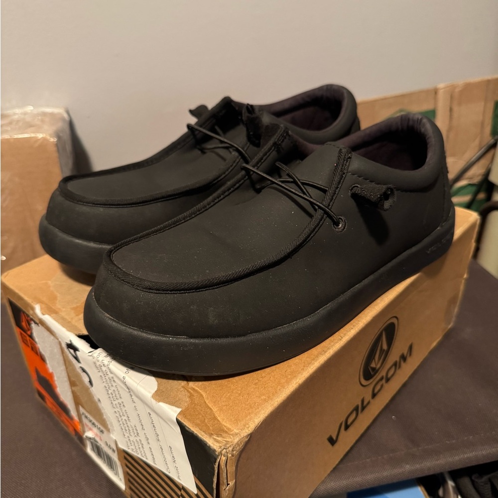Volcom Men’s Casual Black Composite Toe